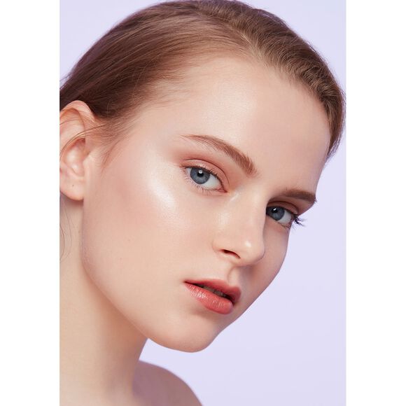 PHẤN TẠO SÁNG LUMINIZING FACE ENHANCER