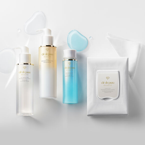 GIẤY TẨY TRANG MAKEUP CLEANSING TOWELETTES