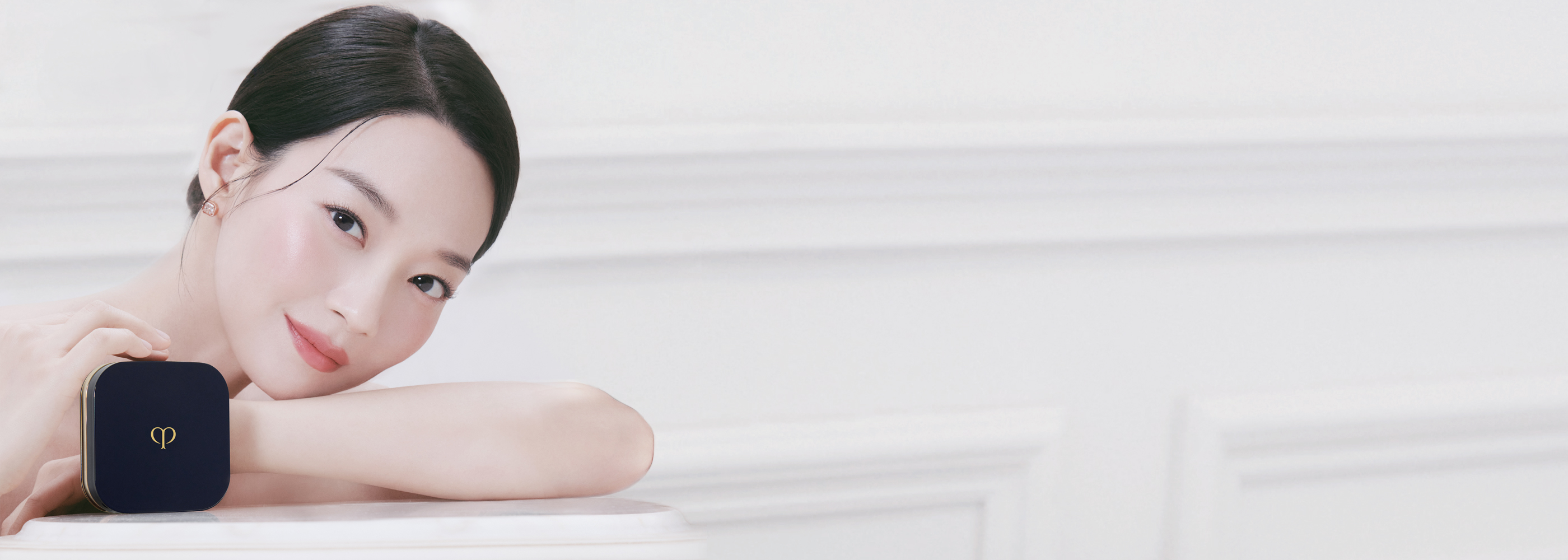 SHIN MIN-A | PHẤN NƯỚC RADIANT FOUNDATION DEWY